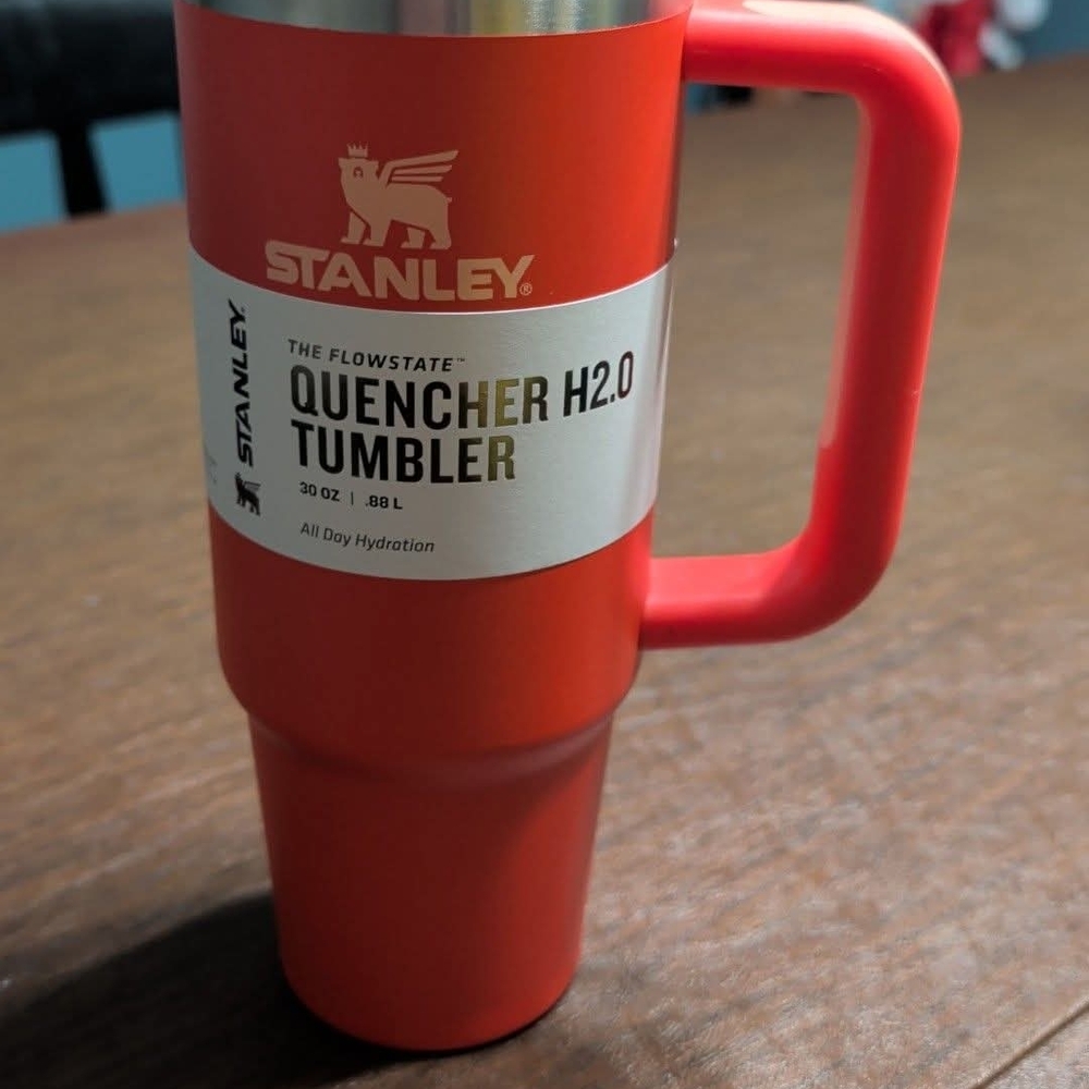 Stanley Red Quencher H2.0 Tumbler with Handle